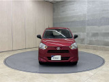お車購入のポイントとなるフロントマスクです!シャープな目つきが印象的なデザインのヘッドランプです。