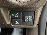 路外逸脱抑制機能、衝突軽減ブレーキを搭載。走行中の車線逸脱防止と前方衝突リスク低減をサポートする安心の安全装備です。