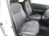 ゆったりと座れる運転席で快適なドライブをお楽しみください