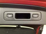 パワーテールゲートは高さを記憶できるメモリー機能付き。荷物が多い時もボタンひとつで開閉でき、毎日の使いやすさがぐっと高まります。
