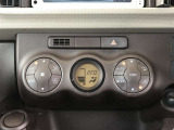オートエアコンを装着しておりますので車内をお好みの快適な温度に保つことが可能です!