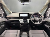 全方位で視界が広い、気持ちがよくて運転がしやすいインテリア