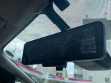 スマートルームミラーになっています 7人乗車時でも後方確認ができます