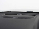 【harman/kardon】世界のオーディオファン垂涎のプレミアムサウンドシステムを搭載。原音に近い音場空間を忠実に再現。乗る人すべてに最良の音響体験を提供します。