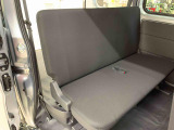 余裕のある運転席ですので、快適なドライブをお楽しみいただけます。