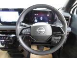 運転が楽しくなる明るく開放的な運転席まわりです。