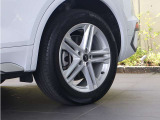 ●オシャレは足元からといいますが、車も同じく足元のエレガンスさで全体のイメージが変わります。