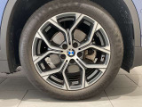 サービスにはドイツ本国と同様に教育と訓練を受け、BMWを知り尽くした「マイスター」が数多く在籍しております。360度による納車前点検整備で、お客様に安心と安全をお届けいたします。