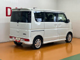 右後ろから