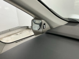 停車時や発進時、対向車とのすれ違いや路肩に寄せる時など、車両左側前方を確認するときに役立ちます♪