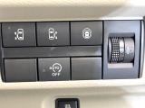 【両側パワースライドドア】スマートキーや運転席のスイッチで後席両側スライドドアの開閉が可能♪電動だから力を入れてドアを開ける必要が無く、小さなお子様でも簡単に開け閉めでき快適です♪