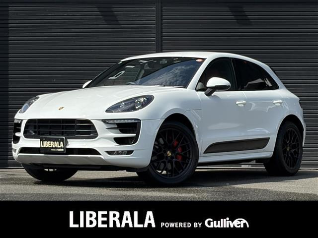 マカン  GTS 4WD 本革シート
