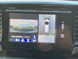 【マルチビューカメラシステム】専用のカメラにより、上から見下ろしたような視点で360度クルマの周囲を確認することができます☆縦列駐車や幅寄せ時に活躍してくれます♪