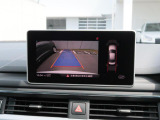バックカメラ駐車時、後退時に後方を確認する事ができる安全快適装備になります映像だけでなくセンサーにより障害物の距離もドライバーに直感的に伝えてくれる機能になります。
