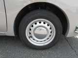 純正ホイールキャップ装着車です。