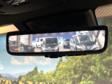 【デジタルインナーミラー】後席の大きな荷物や同乗者で後方が確認しづらい時でも安心!カメラが撮影した車両後方の映像をルームミラー内に表示。クリアな視界で状況の確認が可能です!