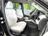 運転席シート廻りは使用感も少なく、良好な状態となっています。前オーナー様が丁寧に使っていたことがよくわかりますね。