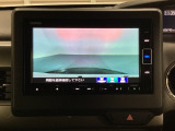 ギヤをR(バック)に入れるとナビの画面に後ろの映像が映るリアカメラ付です。後退時、コンディションが悪い視界でもカラーバックモニターがドライバーをサポートします。