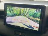【バックカメラ】駐車時に後方がリアルタイム映像で確認できます。大型商業施設や立体駐車場での駐車時や、夜間のバック時に大活躍!運転スキルに関わらず、今や必須となった装備のひとつです!