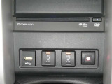 【シートヒーター搭載】シートを温めてくれる暖房機器です!長時間座っていると負担が掛かりやすい背中や腰、または冬場の寒い日に冷えやすい脚部に快適なぬくもりを♪