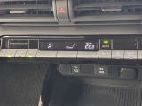 オートエアコンは温度を設定するだけで、自動で風量などを設定してくれます。運転しながら操作も必要ないので、安全性も向上します。