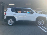 台形フェンダーアーチがJeepの伝統です。