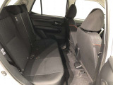 【後部座席】も当然、綺麗・清潔に仕上げております。内装の綺麗なお車は気持ちが良いですし、コンディションのいい車が多いです。オススメの1台です。