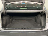 レクサス車らしい細部までこだわった高級感と見る人を一目で虜にするエモーショナルな魅力を持ち合わせております。