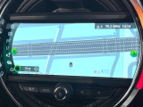 ●純正ナビ:一体感のあるナビは、高級感ある車内を演出してくれます。オーディオ機能も充実しておりますので、運転もより楽しめます♪