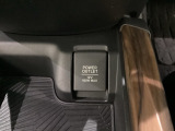 アクセサリーソケットはUSBのアダプターなどをつければ、スマホの充電にも使えます。