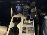 オキシクリア除菌済U-CARです。当社では展示前にハンドル、ドアノブ、シフトノブなどのウイルス付着が気になり内装表面を協力除菌しております。二酸化塩素の協力な酸化分解作用を利用したシステムです。