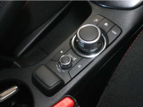 運転しながらでも手元を見ずに操作可能なマツダコネクトの操作ダイアルです!