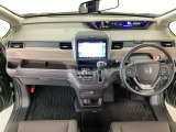 【前方視界】開放的な前方視界!運転がしやすく疲れにくいです♪窓が大きく、見通しがとっても良いおクルマですよ♪