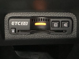 ハンドルの左下にETC2.0がついています。高速道路の料金所の通過も楽々です。カードの取り出しもしやすい場所についています。