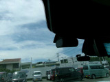 車内や、車側面、リヤガラス越しの後方撮影が可能です♪安心安全装備ですよね♪