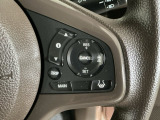 【アダプティブ・クルーズ・コントロール】予め設定した車速内でクルマが自動的に加減速。 前走車との適切な車間距離を維持しながら追従走行し、高速道路でのドライバーの疲労を軽減してくれる嬉しい機能付♪
