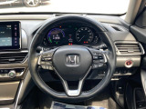 【純正革巻きステアリング】上質な革を使用することで、手にしっかり馴染みとても運転しやすいハンドルです♪