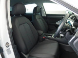 Audi車はどの車種も全てレザーハンドルです。そこにはAudiのこだわりがあり質感の高いレザーでしっかりと手に馴染み、高級感を演出します。