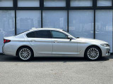 BMWを熟知したメカニックによる、360度の納車前点検。ドイツ本国と同様の教育・訓練を受けたメカニックが徹底的に点検、整備した後にお客様にお引渡しします。