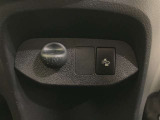 プリクラッシュセーフティーは警報ブザーとマルチインフォメーションディスプレイ表示で衝突の可能性を知らせ、衝突回避または被害軽減をサポートします