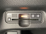 ハンドルの左下にETCがついています。高速道路の料金所の通過も楽々です。 カードの取り出しもしやすい場所についています。