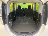 普段のお買い物や通勤、送迎等に十分な荷室スペースを確保しております。セカンドシートを倒すと、大きな荷物の積載も可能です♪