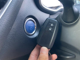 【 スマートキー・プッシュスタート 】鍵を挿さずにポケットに入れたまま鍵の開閉、エンジンの始動まで行えます!