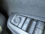 駐車時や狭い道でのすれ違い時に気を使うミラー。電動格納式ドアミラーはそんな時に便利です。