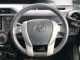 インテリアに合わせたデザインのステアリングは、運転される方のことも考え、運転しやすい形状、大きさです。是非一度、実際に触ってお確かめください。