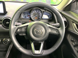 【純正革巻きステアリング】上質な革を使用することで、手にしっかり馴染みとても運転しやすいハンドルです♪