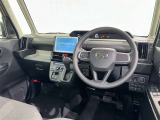 高いホールド性で運転姿勢が安定します。長距離ドライブでも疲れにくいのが魅力です。快適なドライビングライフをお送りください♪