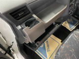 ダッシュボード周辺画像です。小物を置くのに便利な収納スペースです(^^♪