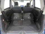 シートを倒せばさらに荷物が積めます。