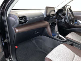 前方の見通しが良いすっきりした視界、誰でも扱いやすく運転できます。疲れにくく安心ドライブを更に快適なものにします!